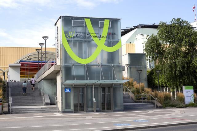 Eine Paketstation steht bei der Öffi-Station beim Donauspital. (Archiv) | Foto: Weingartner-Foto / picturedesk.com