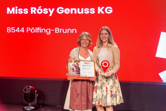 Die Miss Rósy Genuss KG unter Katrin Strohmaier (l.) holte den Regionaliätspreis in die Südweststeiermark. | Foto: RegionalMedien