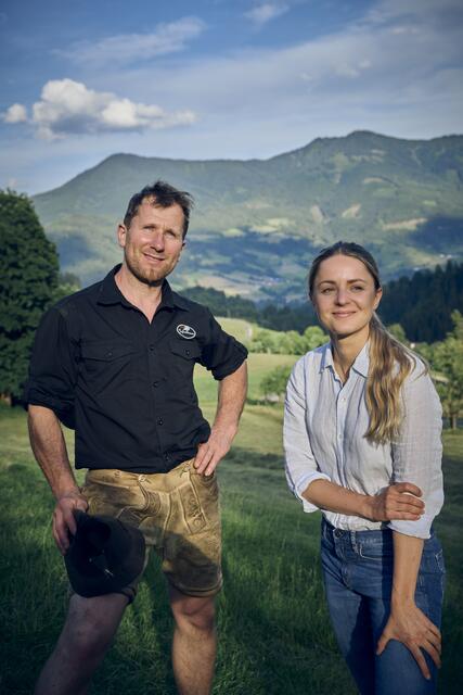 Paula Bründl und Schreckbauer Josef Mayer auf dem Hof Oberseidlgut
 | Foto: Mirco Taliercio / Servus Magazin