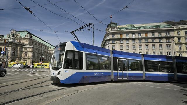 Die Badner Bahn bekommt von ihren Fahrgästen die "Bestnote" 1,6. (Archiv) | Foto: WLB/Zinner