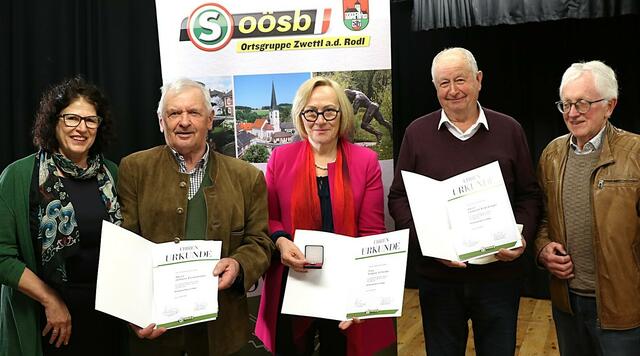 Obfrau Christine Lehner, Johann Enzenhofer, Angela Schotka, Leopold Kneidinger, SB Bez. Obmann Arnold Weixelbaumer | Foto: Gerhard Schaffer