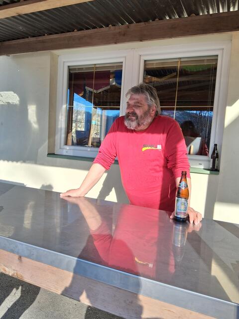 Impressionen; 
Der Chefkoch, Georg Lechner, genießt die Ruhe vor dem Sturm. | Foto: Lea Kogler, Brigitte Müller