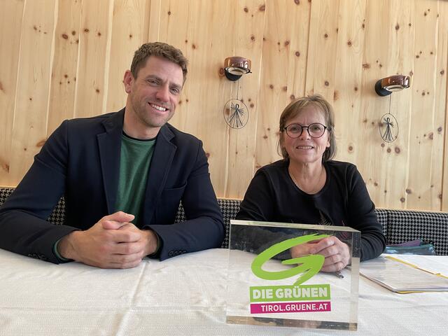 Für Gebi Mair und Margit Dablander sind die 600 Millionen für das Fernpass-Paket rausgeworfenes Geld. | Foto: Hartman