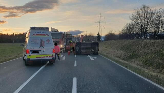 Auf der Bleiburger Bundesstraße, B 81, in Richtung St. Michael kam es gestern zu einer Kollision. | Foto: Feuerwehr St. Michael ob Bleiburg