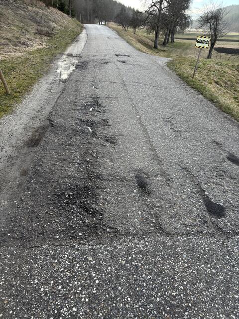 Bei der Straße Richtung Jauntein gibt es noch Handlungsbedarf. | Foto: MeinBezirk.at