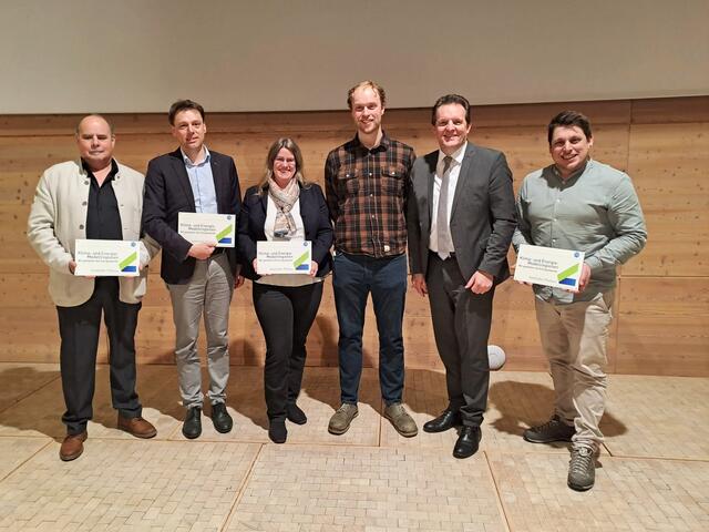 v.li: Christian Ihrenberger (Bürgermeister Scharnitz), Dominik Hiltpolt (Bürgermeister Reith bei Seefeld), Andrea Neuner (Bürgermeisterin Seefeld), KEM-Manager Simon Damerow, LR René Zumtobel und Georgios Chrysochoidis (Bürgermeister Leutasch). | Foto: KEM Seefelder Plateau