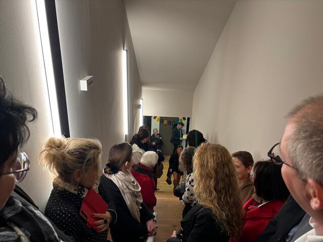 Pastoralreferent Martin Rapp segnete die neuen Räumlichkeiten. | Foto: Almer