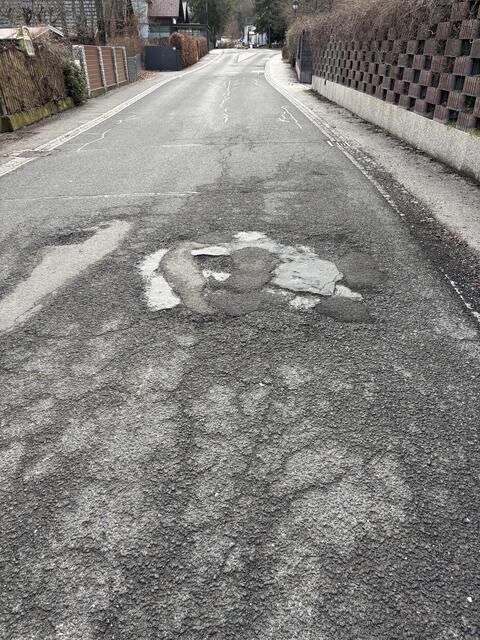 Entlang der Westuferstraße Richtung Zentrum Klopeiner See muss auch noch saniert werden. | Foto: MeinBezirk.at