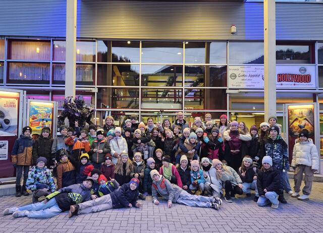 Nach der Ministrantenprobe ging es mit den Minis ins Kino nach St. Johann. Sie alleine konnten schon fast einen Saal füllen. | Foto: Wallner