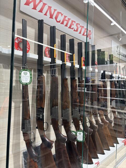 Jagdtwaffen und andere Langfeuerwaffen kann jeder Erwachsene ohne Vorgeschichte erwerben. | Foto: Martina Schweller