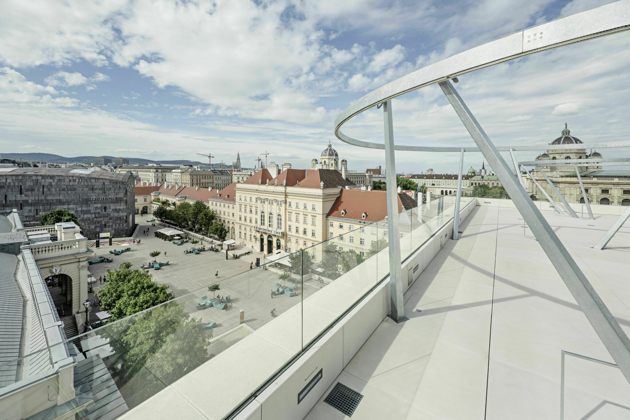Neubau: Die Libelle im MQ bietet einen Blick über Wiens Dächermeer - Neubau