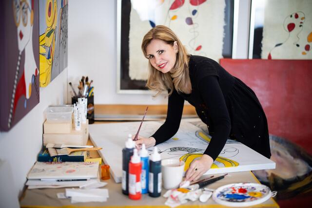 Katharina Zlöbl in ihrem Atelier in der Marktstrasse Zlöbl &amp; Zlöbl in Neukirchen. | Foto: Zlöbl &amp; Zlöbl