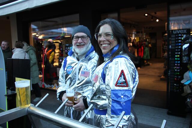 Märchenfiguren, Superhelden und Prinzessinnen tummelten sich auf dem Platz und sorgten für eine fröhliche, farbenfrohe Stimmung. | Foto: Freiwillige Feuerwehr Serfaus