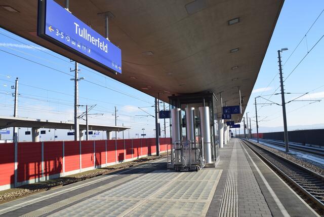 Beim Bahnhof Tullnerfeld ereignete sich ein schwerer Unfall, jetzt wird wegen Mordverdachts ermittelt. | Foto: Karin Zeiler
