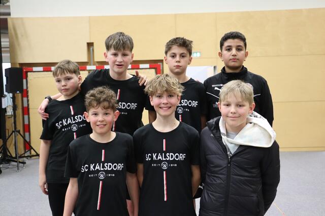 Wacker geschlagen, fair verloren und trotzdem Sieger der Herzen: Die Youngstars des SC Kalsdorf bildeten auf der Ergebnisliste der Teamolympiade das Schlusslicht.  | Foto: Edith Ertl