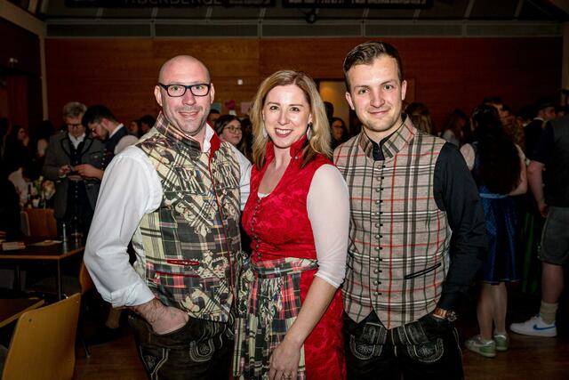 Einmal nicht auf der Bühne: Die bekannte Hochzeits- und Partyband "Die Kärntner Rebellen", Markus und Brigitte Karisch, Mathias Aschbacher.
