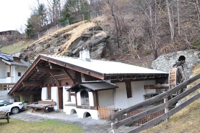 Um 600.000 Euro wird die Alte Mühle saniert. Auch der Hang oberhalb wird gesichert. | Foto: Dorn