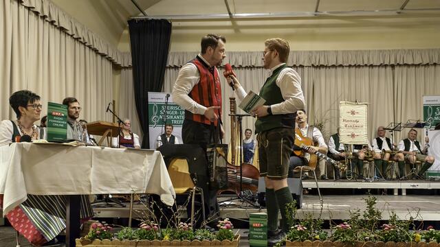 Florian Pflanzl Obmann Werkskapelle Veitsch und Moderator Hannes Urstöger 
