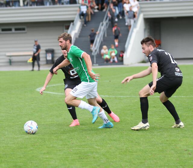Nino Venier, hier im Spiel gegen Mayrhofen, traf für Längenfeld gegen Union Innsbruck. | Foto: Peter Leitner