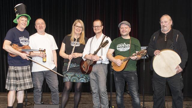 Red Tat Rusty (Klaus Weissenböck),  Paddy Ready (Heinz Ruff),  Banshee (Biggy Losert), Flap (Fabian Seydewitz),  El Ninho (Mani Wallmann), Tom Mahone (Thomas Senecovic) | Foto: Gerhard MALY