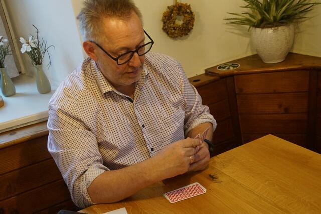 Kleinzells Bürgermeister Klaus Falkinger mischt kräftig mit. | Foto: Helmut Eder