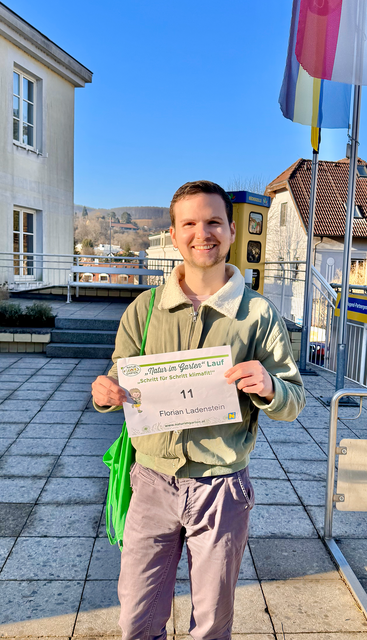 Florian Ladenstein sichert sich seine Startnummer. | Foto: Grüne Gablitz