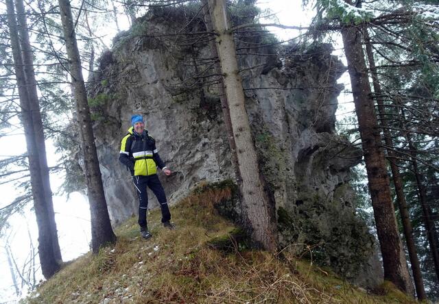 Mächtige Felsklötze, sie sind meist gut versteckt.