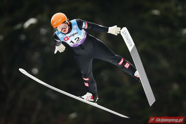 Hannah Wiegele hat das perfektes Fluggefühl gefunden.  | Foto: skijumping pl/KK