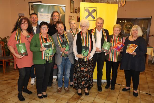 Die Mitglieder der Gilde mit den musikalischen Gästen. | Foto: Schleich