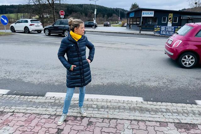 Laut Reichart fehlt hier eine sichere Querungsmöglichkeit, während der starke Verkehr die Situation zusätzlich verschärfe. | Foto: Privat