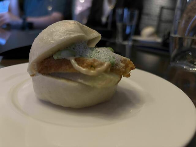 Auf der Karte im SENNS.Restaurant: Steamed Buns in verschiedenen Ausführungen. | Foto: Simon Haslauer