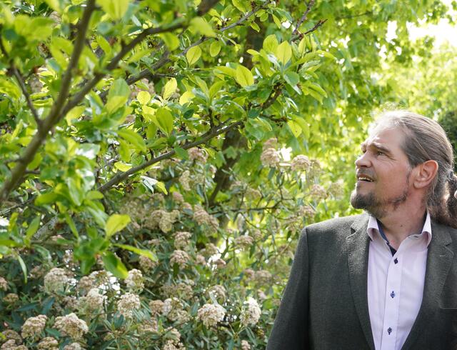 Mit den höheren Temperaturen steigt auch wieder die Lust aufs garteln. MeinBezirk hat sich Tipps vom Gartenprofi Gernot Konrad geholt. | Foto: Grünzeit