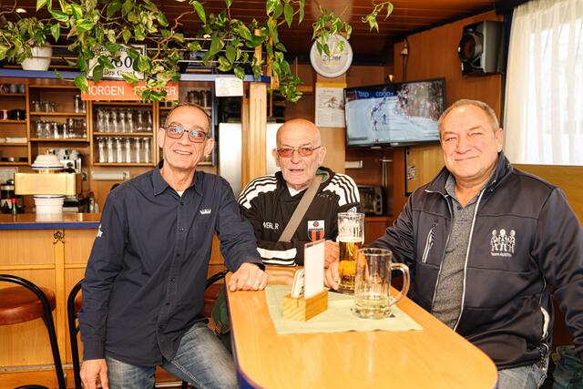 Kultig: Der samstägliche Frühschoppen steht seit Jahrzehnten am Programm und erfreut sich großer Beliebtheit. | Foto: Reischl