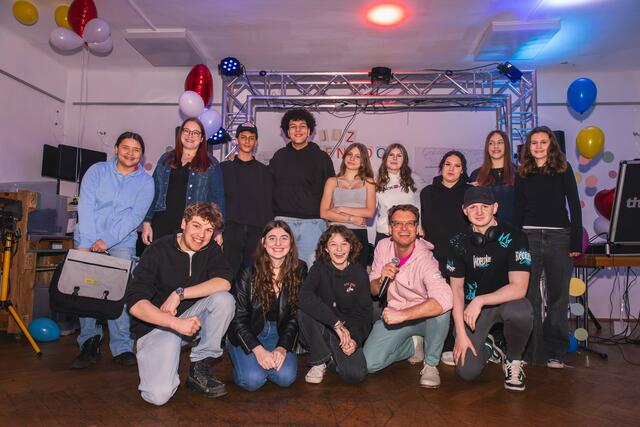 Villachs neuer Jugendrat steht. Diese Gesichter bestimmen ab sofort und mindestens bis 2027 in der Draustadt kräftig mit. | Foto: Stadt Villach/Olga Bereslavskaya