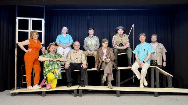 Das Simmeringer Laientheater Hasenleiten bringt die schwarze Komödie "Vorsicht, Stock" auf die Bühne.  | Foto: Theater Hasenleiten