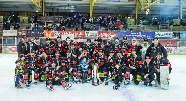 Die Meistermannschaft des EVZ Murtal Lions. | Foto: Ripu