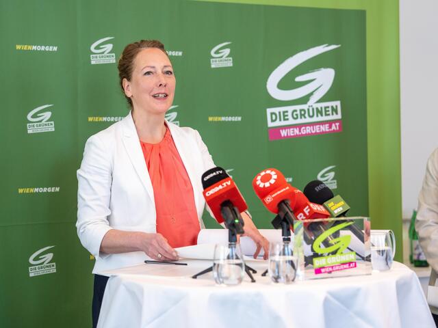 Die Grünen-Spitzenkandidatin stellte bei einem Medientermin ein Vier-Punkte-Programm vor. Mit diesem wolle man das Wohnen in Wien wieder leistbar machen. | Foto: Valentina Marinelic/MeinBezirk