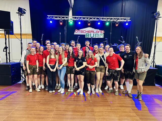 Sämtliche Mitglieder aus dem Bezirk Waidhofen/Thaya versammelt beim Tag der Landjugend in Wieselburg. | Foto: Landjugend Bezirk Waidhofen/Thaya