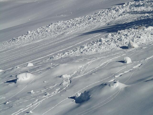Eine rund 70 Meter breite Schneebrettlawine ging im Skigebiet in Kals am Großglockner auf die Skipiste nieder. (Symbolfoto) | Foto: pixabay – Symbolbild