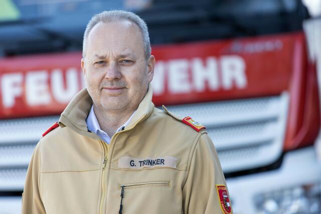 Landesfeuerwehrkommandant Günter Trinker präsentierte die Einsatzzahlen des Jahres 2024 der 124 Salzburger Feuerwehren. Besonders stolz ist er auf die positive Entwicklung der Feuerwehrjugend. | Foto: LFV Salzburg / Martin Böhm