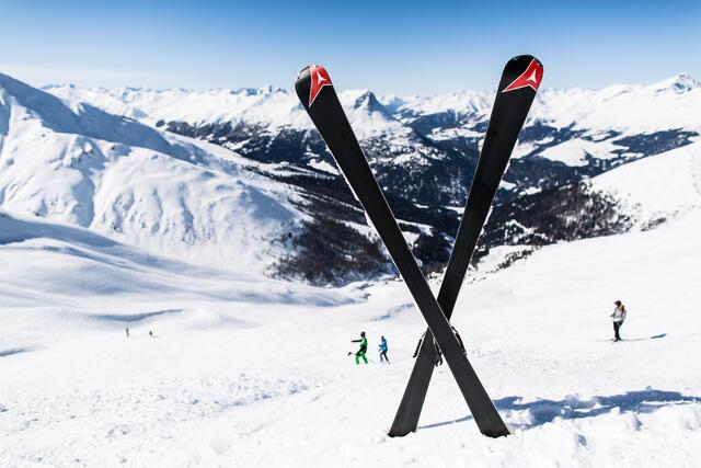 Bei einer Skitour wurde ein 64-jähriger verletzt. | Foto: stock.adobe.com/at/photalo (Symbolbild)