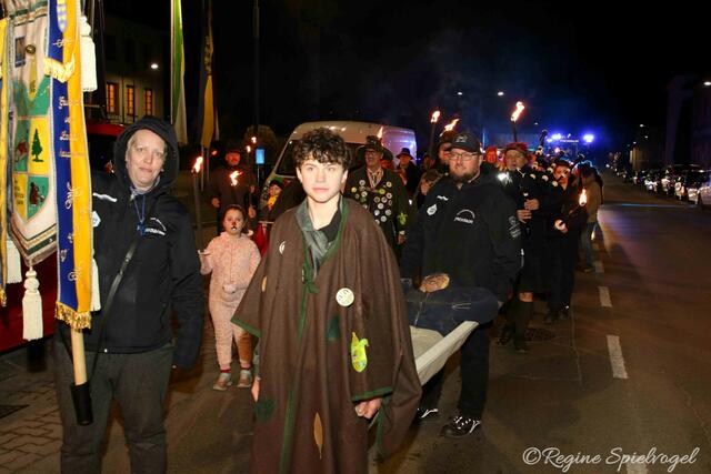 Ja, der Fasching ist aus und Pressbaums Faschingsgilde setzt dem mit dem "Poldi verbrennen" ein Zeichen. 