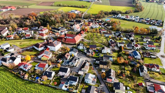 Jung, gut gebildet, vermögend: Laut dem WIFO-Index geht es den Menschen in Holhausen am besten von allen Einwohnern in Österreich. | Foto: Fritz Hubmer