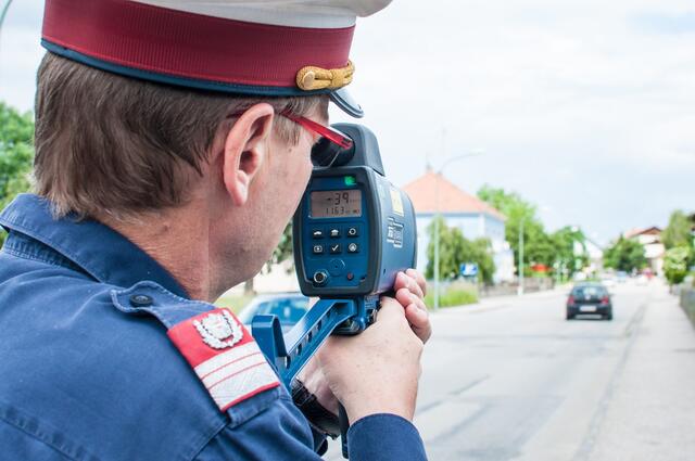 Lasermessungen auf der A2, Südautobahn, in Richtung Wien. | Foto: Mikscha/Symbolfoto Archiv