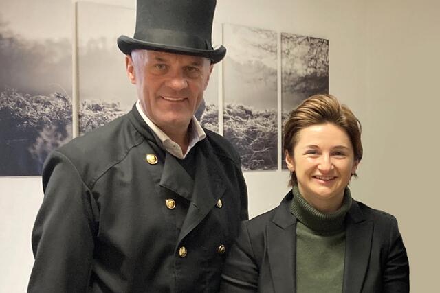 Hannes Enzinger (Innungsobmann der Rauchfangkehrer in Salzburg) und Landeshauptmann-Stellvertreterin Marlene Svazek. | Foto: Wirtschaftskammer Salzburg 