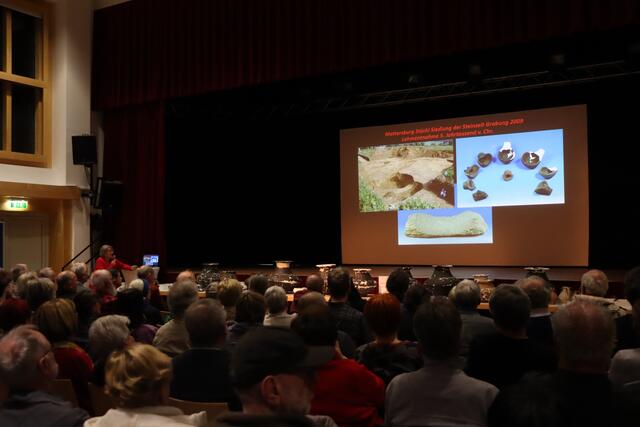 Das Interesse an der Präsentation war enorm. Der Saal war bis auf den letzten Platz gefüllt. | Foto: Alejandra Ortiz