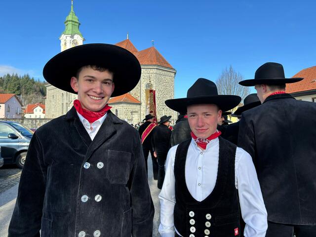  „Fescher Auftritt“ der jungen Zimmerer David Stockhammer aus Wernstein und Luca Zallinger aus Hauzing bei Rainbach.
