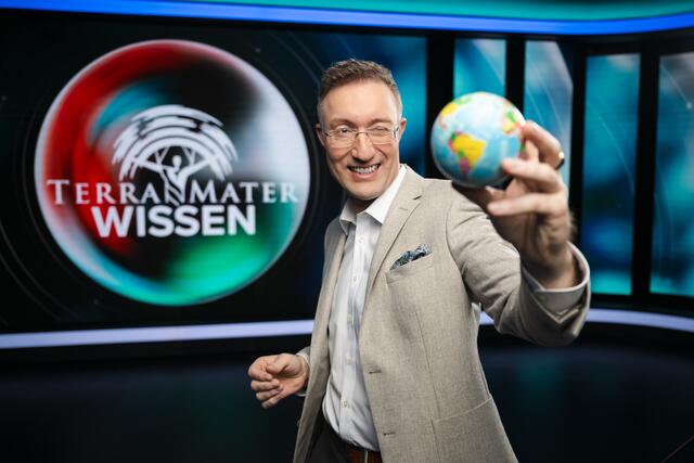 Die Sendung „T.M. Wissen" mit Gernot Krömer wird im Studio 1 realisiert. | Foto: ServusTV/Sebastian Marko