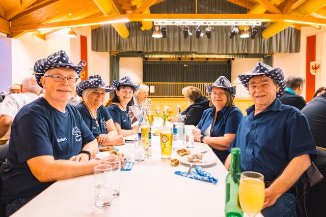 Unter den Gästen war auch die Gruppe "Die Glorreichen". | Foto: Pernsteiner