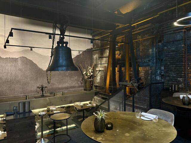 Im Salzburger Gusswerk, in dem sich auch sein Restaurant befindet, hat Andreas Senn nun die neue SENNS.Bar eröffnet | Foto: Carmen Kurcz